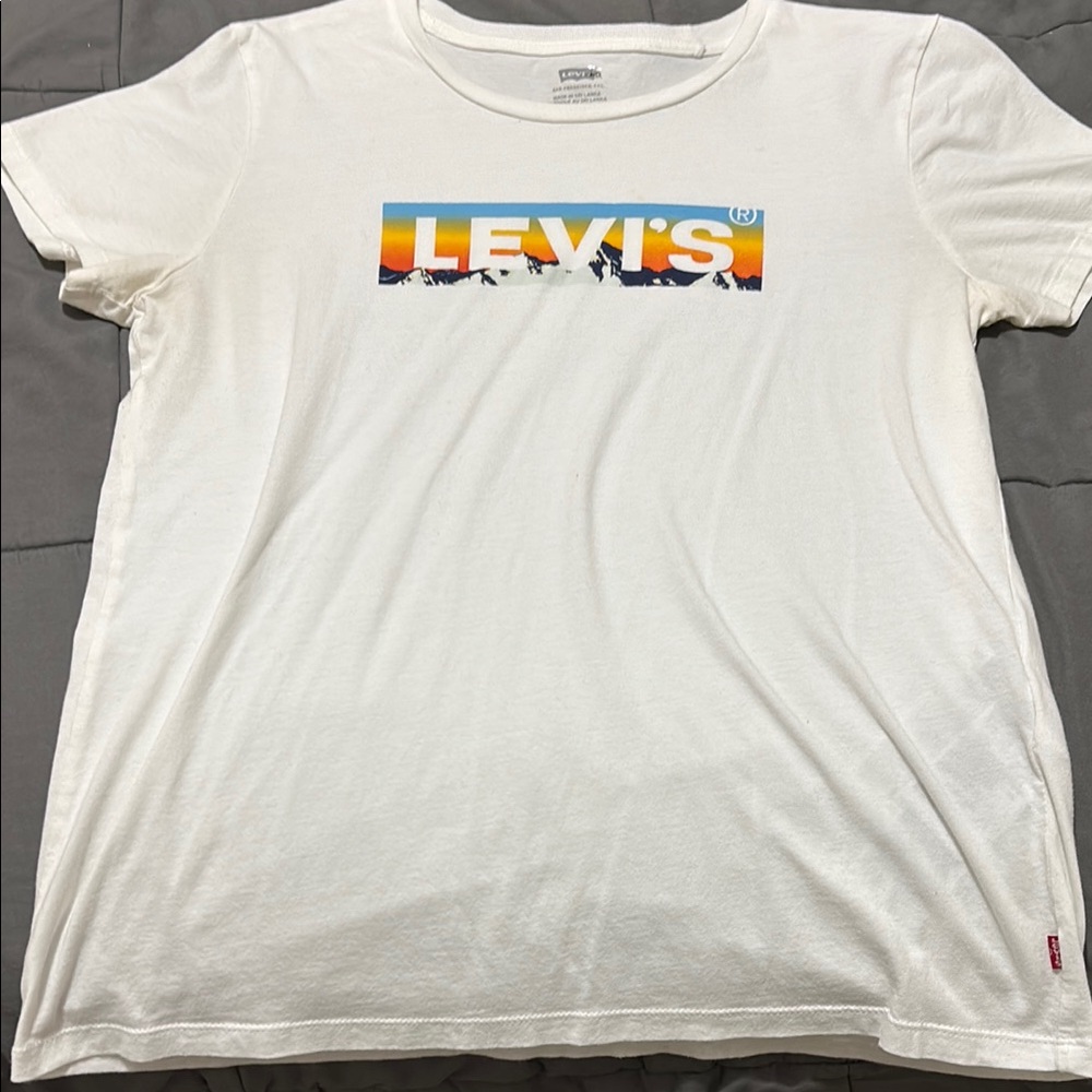 Levi's White Graphic T-Shirt for Women